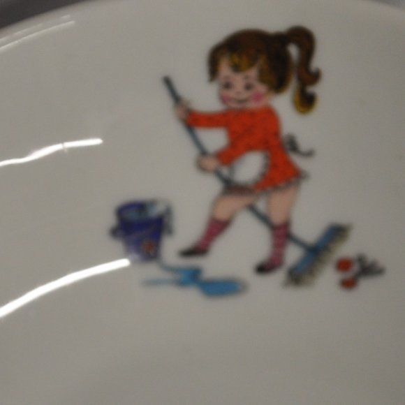 10 oz vintage Sarah Kay children playing bowl dish (383w) - Picture 4 of 7
